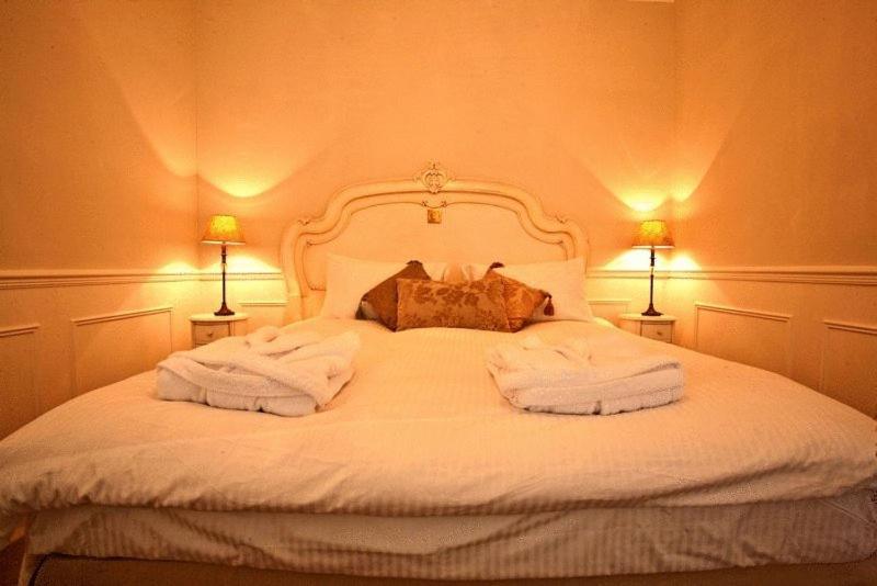 The Blueberry Hotel Pontypridd Room photo